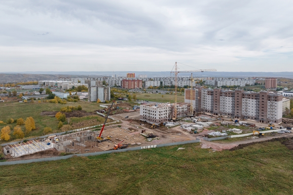 
   Продам 1-комнатную, 39.48 м², Мята, дом 2, секции 4-6

. Фото 3.