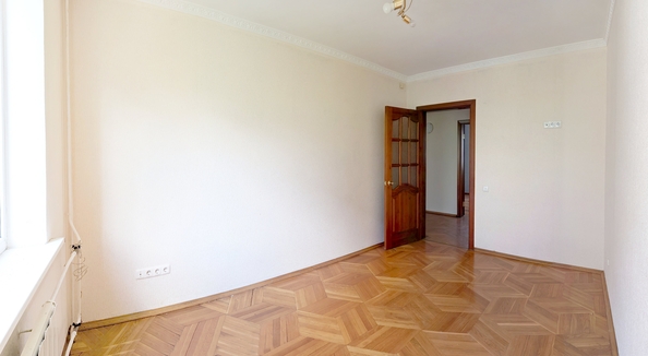 
   Продам 4-комнатную, 125 м², Батурина ул, 7

. Фото 8.