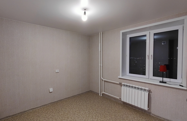 
   Продам 1-комнатную, 45.5 м², Калинина ул, 175в

. Фото 16.