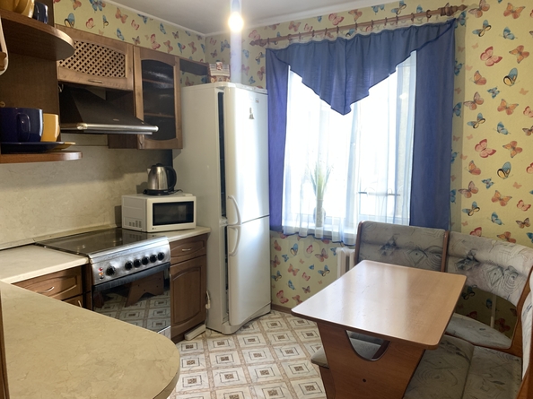 
   Продам 2-комнатную, 52 м², Перенсона ул, 5а

. Фото 1.