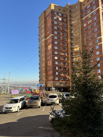 
   Продам 4-комнатную, 140 м², Дачная ул, 35а

. Фото 1.