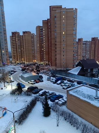 
   Продам 1-комнатную, 32.4 м², Киренского ул, 32

. Фото 1.