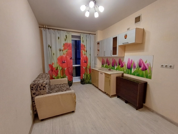 
  Сдам в аренду 2-комнатную квартиру, 53 м², Красноярск

. Фото 2.