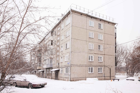 
   Продам 3-комнатную, 61.8 м², Комбайностроителей ул, 1

. Фото 4.