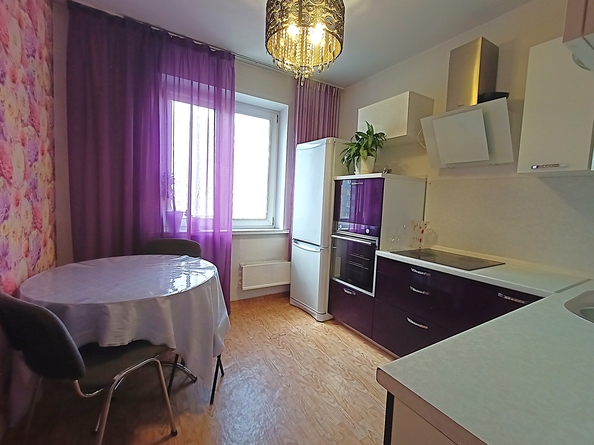 
  Сдам в аренду 1-комнатную квартиру, 42 м², Красноярск

. Фото 2.