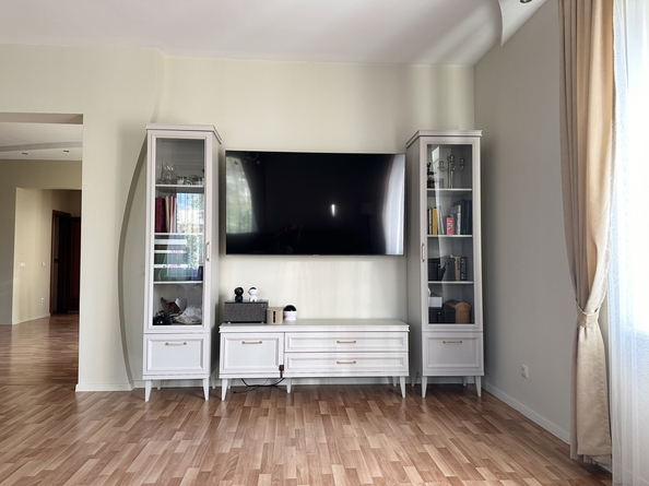 
  Продается 3-комн. квартира, 130 м², Киренского ул, д. 83
. Фото 4.