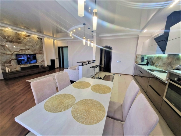 
  Продам 3-комн. квартиру 142 м². Фото 3.