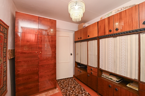 
  Продам 4-комн. квартиру 60.2 м². Фото 6.
