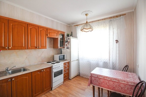 
   Продам 3-комнатную, 70.1 м², Попова ул, 184

. Фото 1.