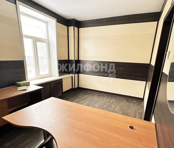 
   Продам помещение свободного назначения, 30 м², Красноармейский пр-кт, 112а

. Фото 2.