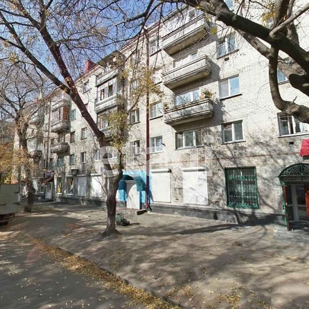 
   Продам 1-комнатную, 30.6 м², Союза Республик ул, 46/8

. Фото 1.