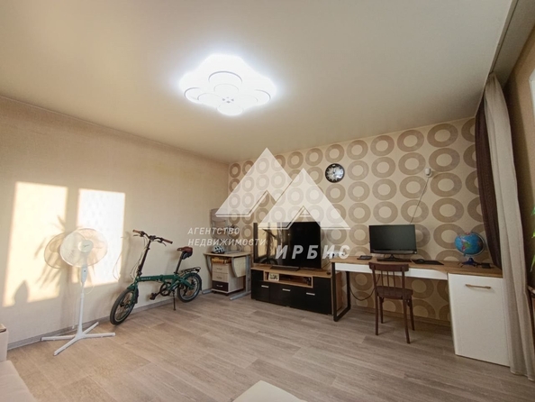 
   Продам 3-комнатную, 66.5 м², Малахова ул, 144

. Фото 5.