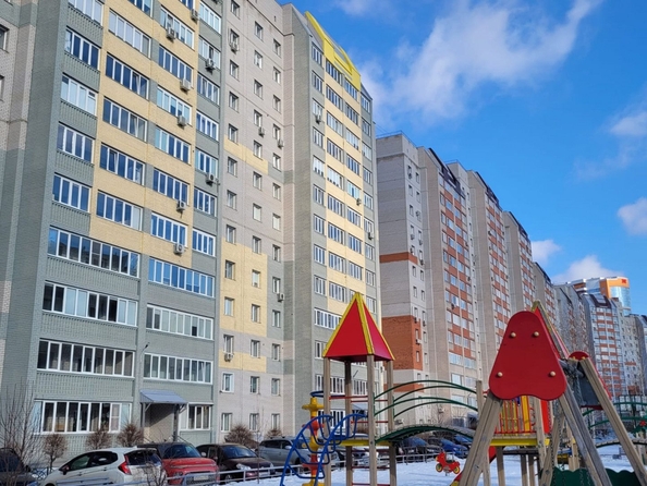 
   Продам 2-комнатную, 52 м², Лазурная ул, 1

. Фото 5.