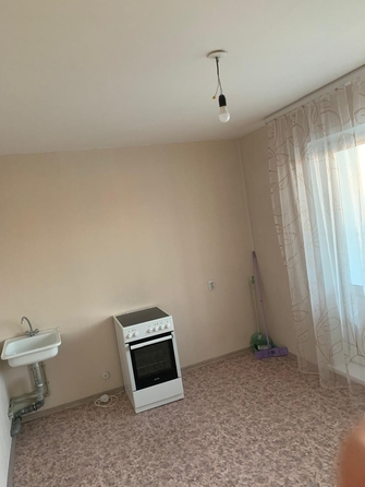 
   Продам 1-комнатную, 43 м², Лазурная ул, 52

. Фото 11.