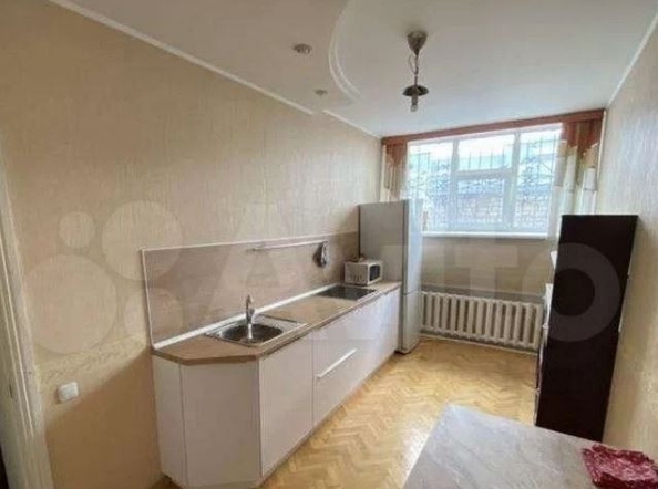 
   Продам 1-комнатную, 46.7 м², Короленко ул, 91

. Фото 6.