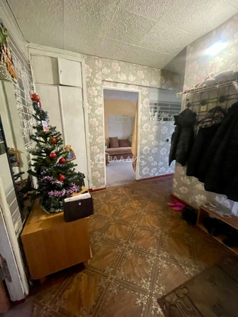 
  Продается 4-комн. квартира, 77 м², Вали Максимовой ул, д. 1
. Фото 3.