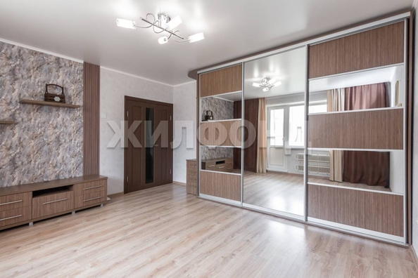
  Продается 1-комн. квартира, 34 м², Новгородская ул
. Фото 1.