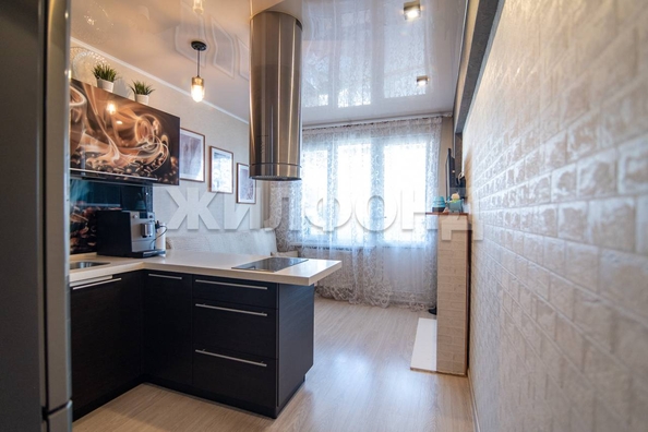 
  Продается 2-комн. квартира, 69.7 м², Малахова ул, д. 158
. Фото 5.