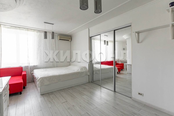 
  Продается 3-комн. квартира, 179.8 м², Партизанская ул, д. 83
. Фото 2.