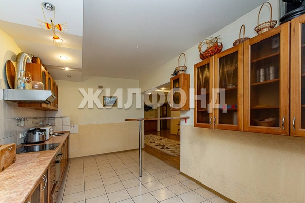 
  Продается 4-комн. квартира, 217.6 м², Попова ул, д. 98а
. Фото 10.