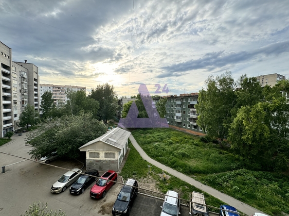 
  Продается 3-комн. квартира, 66.2 м², Павловский тракт, д. 86
. Фото 8.