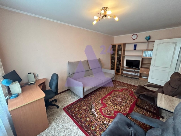 
  Продается 2-комн. квартира, 48.9 м², Малахова ул, д. 140
. Фото 9.