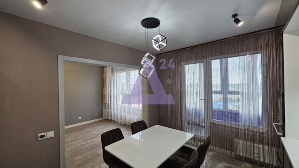 
  Продается 3-комн. квартира, 85.3 м², Солнечная Поляна ул, д. 94
. Фото 2.