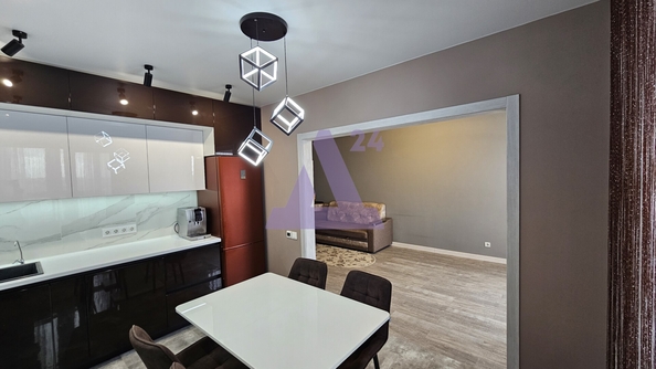 
  Продается 3-комн. квартира, 85.3 м², Солнечная Поляна ул, д. 94
. Фото 3.