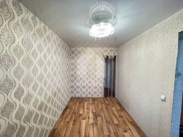 
   Продам 2-комнатную, 42.2 м², Родины ул, 7

. Фото 4.