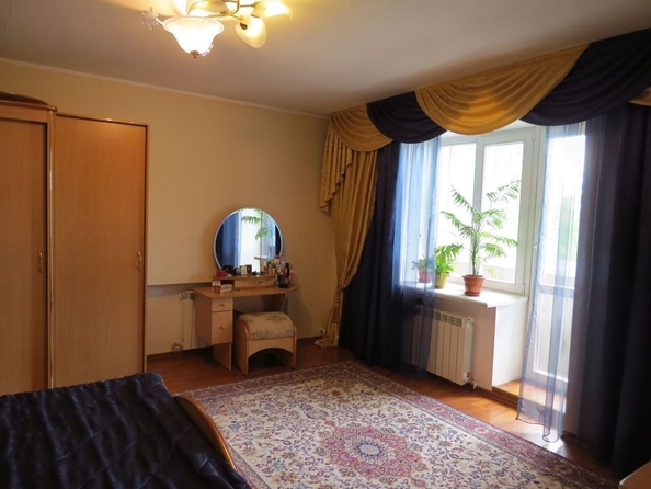 
   Продам 3-комнатную, 88.3 м², Цыбикова ул, 1А

. Фото 2.