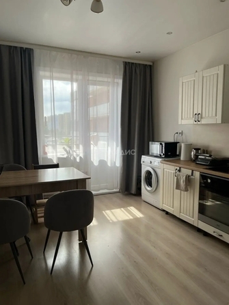 
  Продам 2-комн. квартиру 56.3 м². Фото 2.