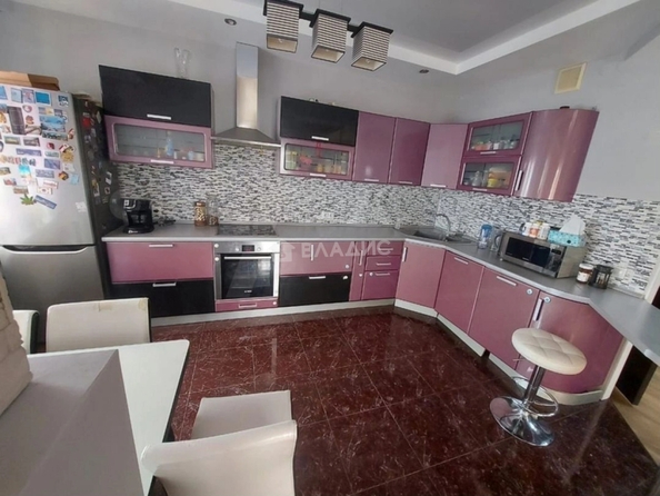 
  Продам 4-комн. квартиру 121.1 м². Фото 1.