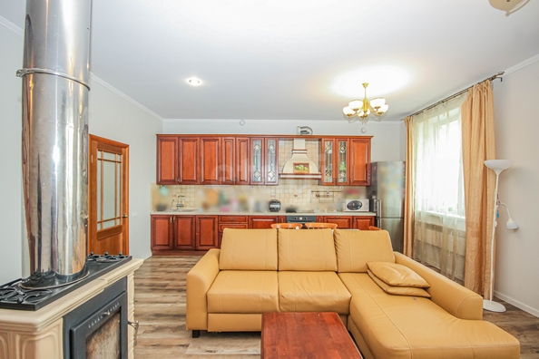 
  Продается 4-комн. квартира 215.1 м². Фото 1.