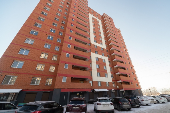 
   Продам 1-комнатную, 41 м², Верхняя Набережная ул, 169

. Фото 1.