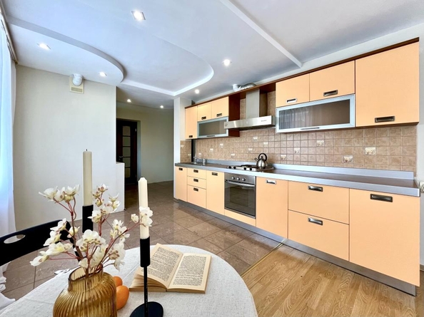 
  Продается 3-комн. квартира 90 м². Фото 1.