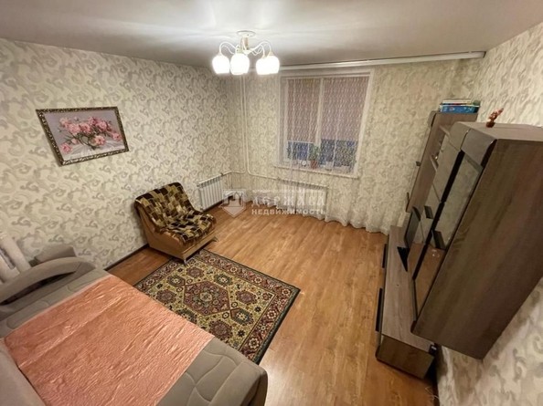 
   Продам 1-комнатную, 40.3 м², Тухачевского (Базис) тер, 49Б

. Фото 2.
