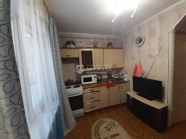 
   Продам 2-комнатную, 48.4 м², Кузбасский пер

. Фото 3.