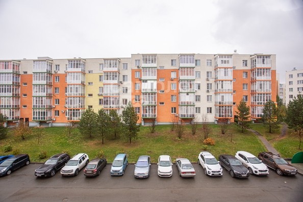 
   Продам 2-комнатную, 50.9 м², Осенний б-р, 9а

. Фото 3.