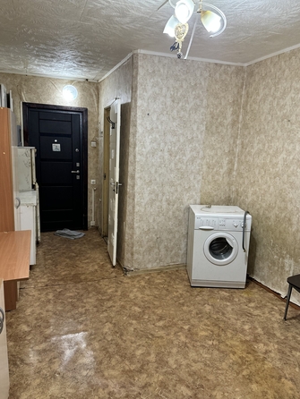 
   Продам 1-комнатную, 16.9 м², Строителей б-р, 52

. Фото 4.