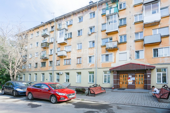 
   Продам офис, 1204.5 м², Дзержинского ул, 5а

. Фото 1.