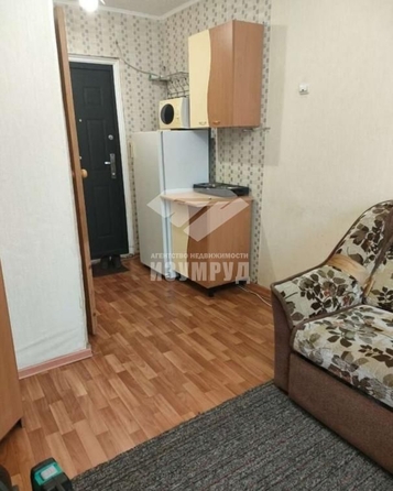 
   Продам 1-комнатную, 16.8 м², Строителей б-р, 50/2

. Фото 2.