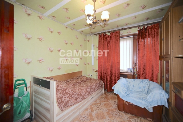 
   Продам 4-комнатную, 65.2 м², Сибиряков-Гвардейцев (2/3-Л) тер, 11

. Фото 3.