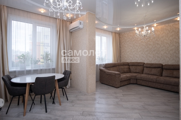 
   Продам 3-комнатную, 92.8 м², Осенний б-р, 8

. Фото 8.