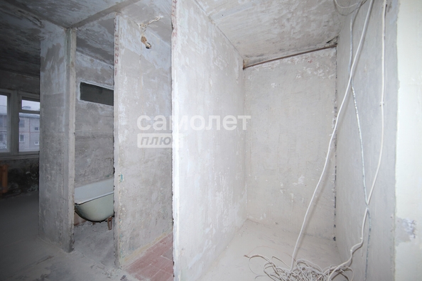 
  Продается 4-комн. квартира, 61.4 м², Строителей б-р, д. 25б
. Фото 5.