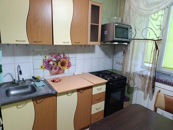 
  Сдам в аренду 1-комнатную квартиру, 28 м², Кемерово

. Фото 1.