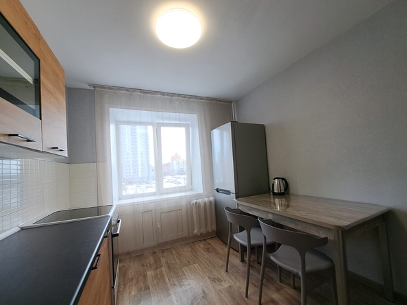 
  Сдам в аренду 1-комнатную квартиру, 38.5 м², Новокузнецк

. Фото 2.