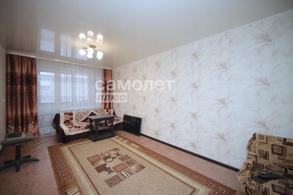 
   Продам 2-комнатную, 46 м², Строителей б-р, 16

. Фото 3.