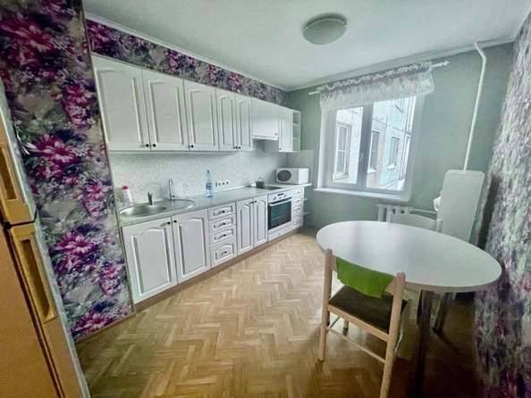 
   Продам 4-комнатную, 95 м², Ноградская (Центральный р-н) ул, 3

. Фото 15.