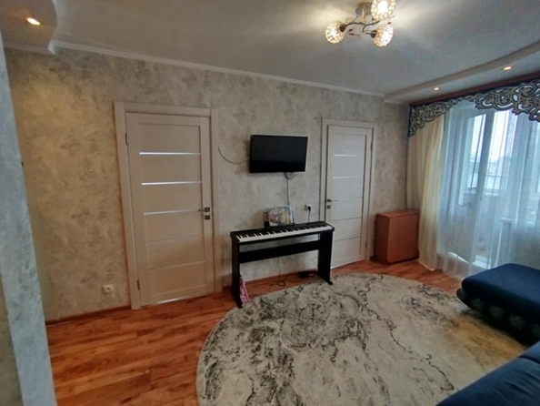 
   Продам 3-комнатную, 47 м², Радищева (Орджоникидзевский р-н) ул, 30

. Фото 1.