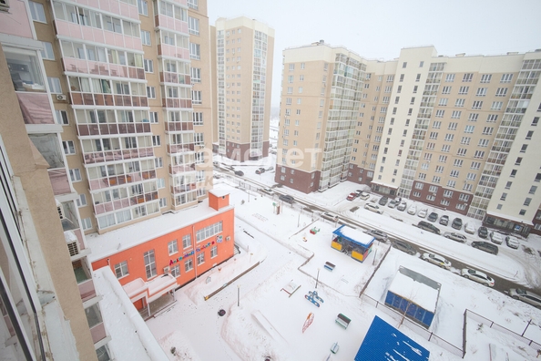 
   Продам 3-комнатную, 66.7 м², Строителей б-р, 65

. Фото 26.